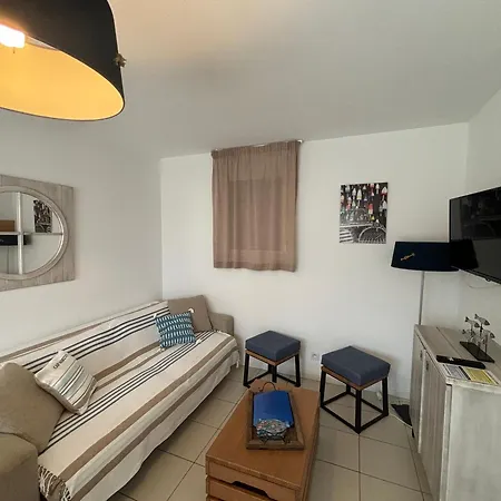 Maison De 2* Avec Piscine Chauffee, Proche Et Commerces - Fr-1-197-492 *