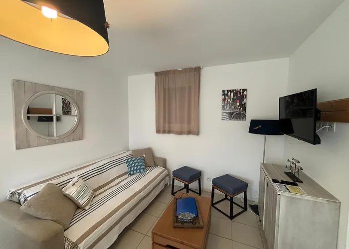 Maison De 2* Avec Piscine Chauffee, Proche Et Commerces - Fr-1-197-492 *