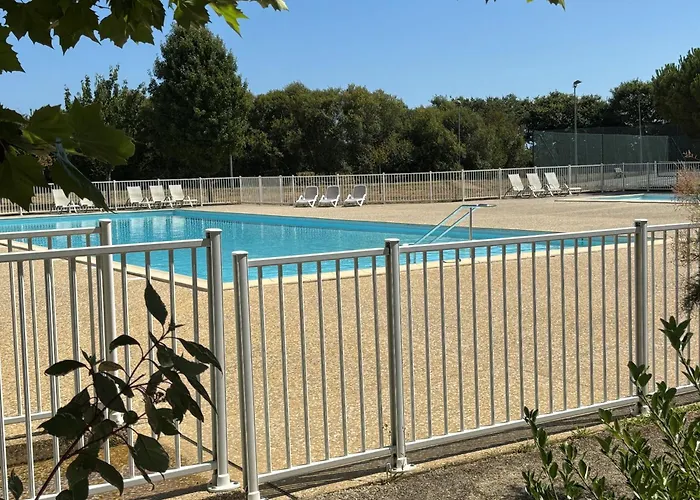 בית נופש Maison De 2* Avec Piscine Chauffee, Proche Et Commerces - Fr-1-197-492 Saint-Hilaire-de-Talmont